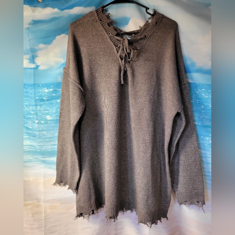 Daytrip NWOT Oversized Gray Distressed Sweater V neck Size XL